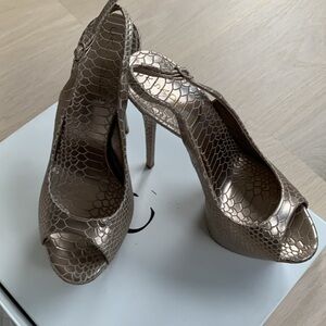 Gorgeous Casedei shoes size 6 1/2 barely worn with box and dust bag